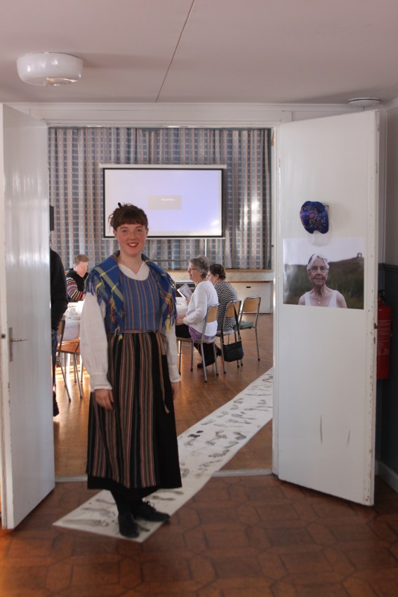 En förebild. Flera fotspår. kopia