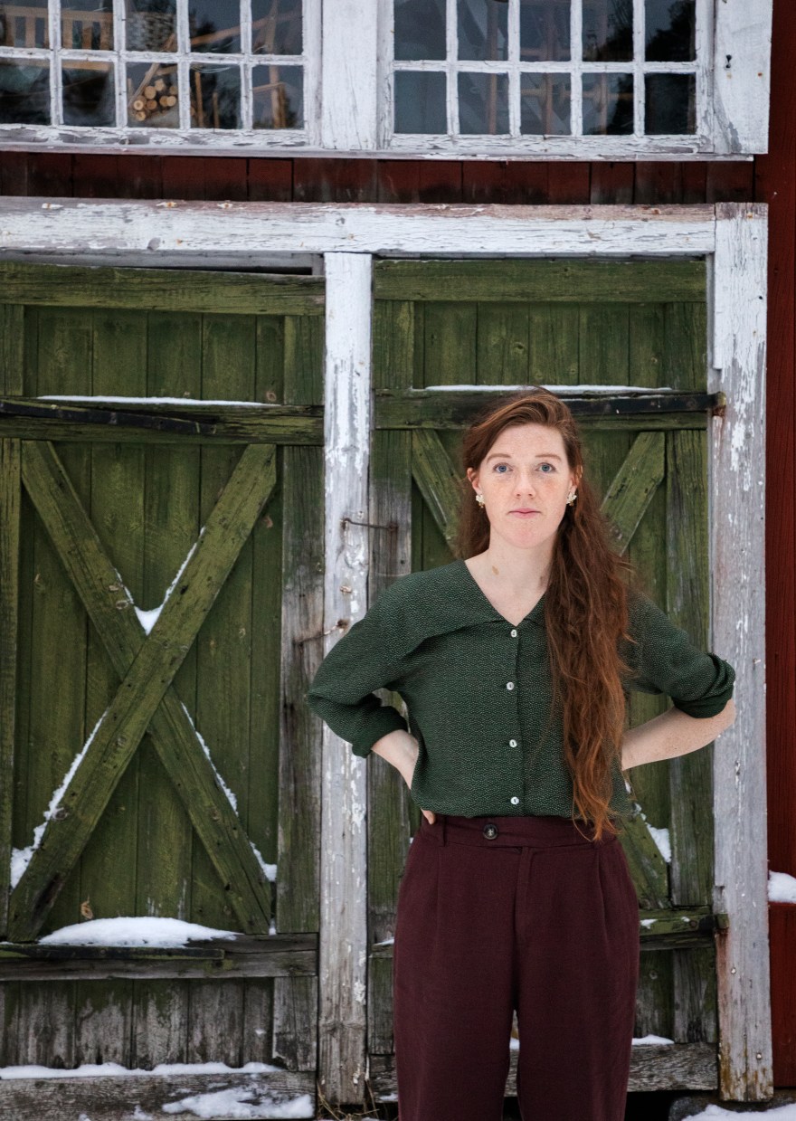 Julia Larsson bor i Sikeå hamnoch driver  företaget Julias fotspår